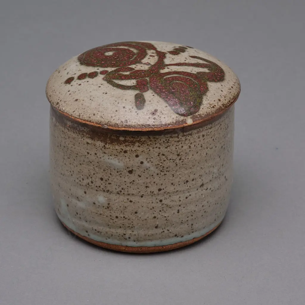 Helen Mason (1915-2014) stoneware covered box - c.1975 Image 1++